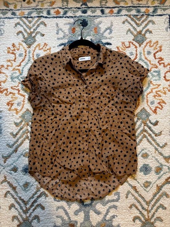 Sonoma Tops - Sonoma Tan Relaxed Cheetah Print Button-Up Blouse XS hole in armpit area